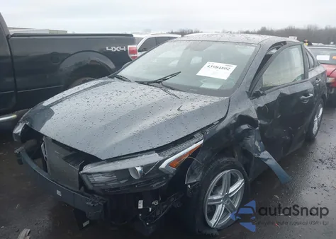 2024 Kia Forte Lxs z USA, uszkodzony, nr VIN 3KPF24AD4RE708981